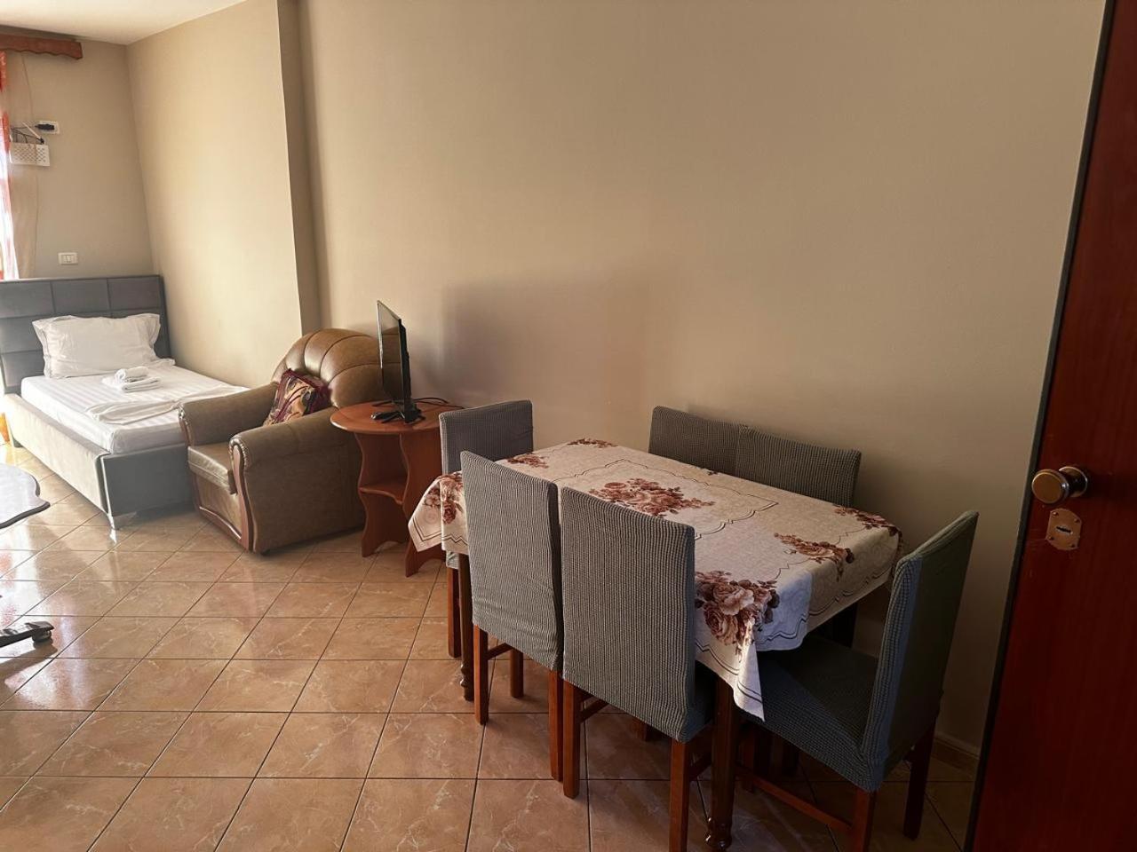 Boni Apartments Himare Exterior foto